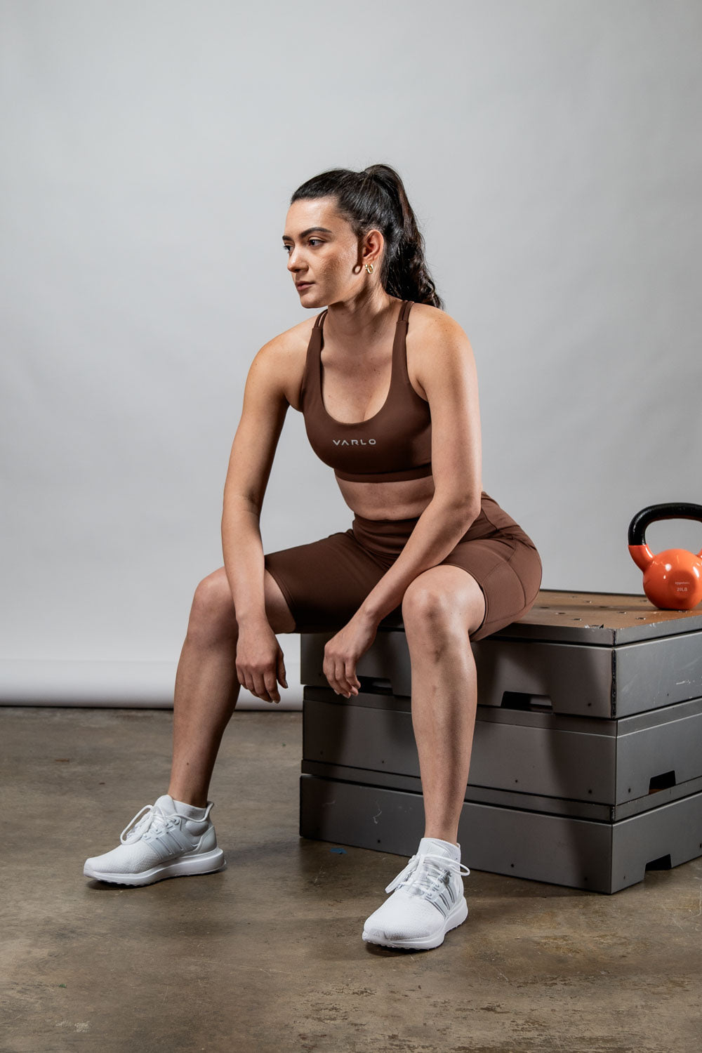 Women's SOHO Fitness Shorts 8" (City Mocha)
